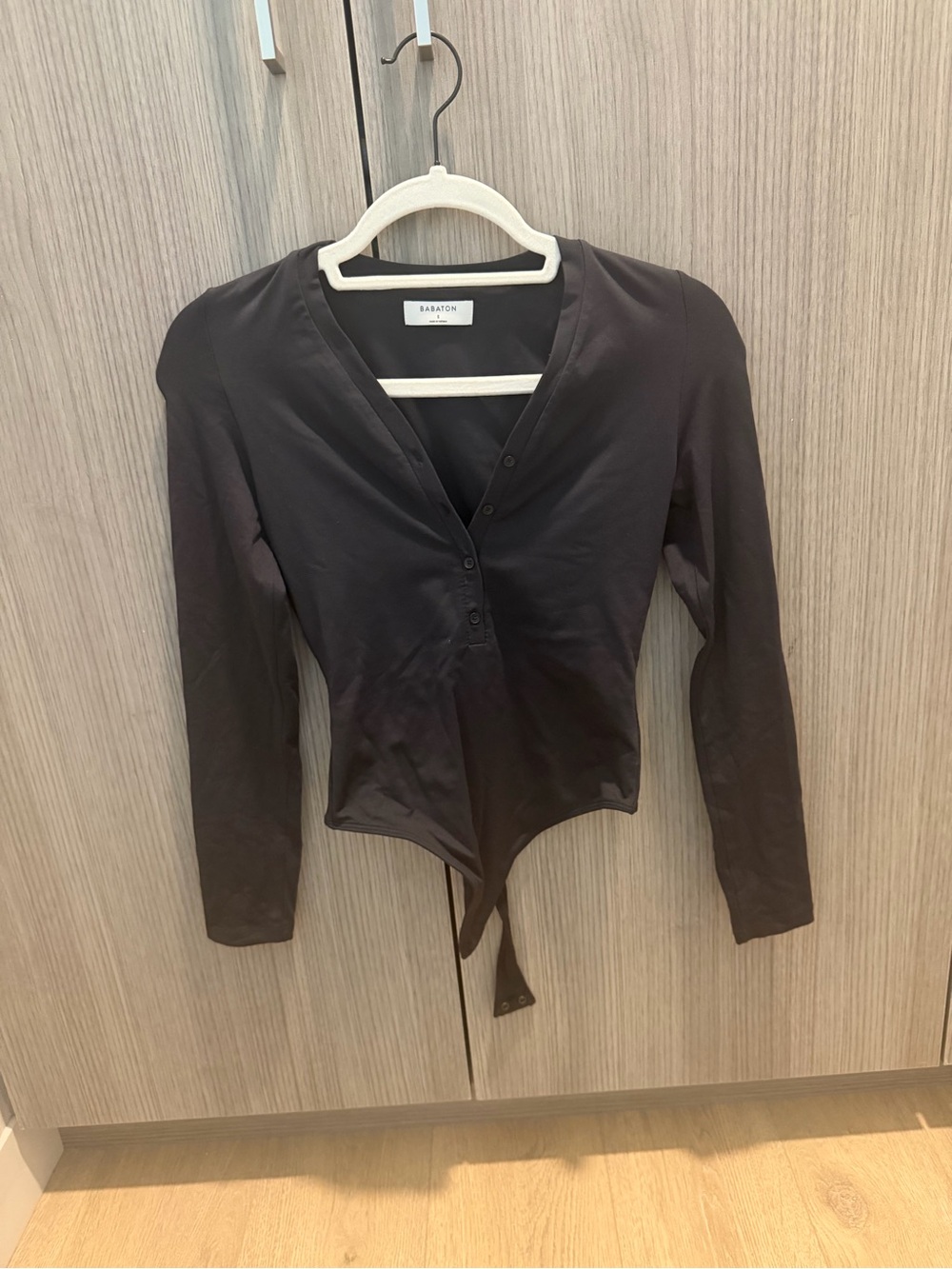 Aritzia Babaton Black Long-Sleeve V-Neck Button Up Bodysuit